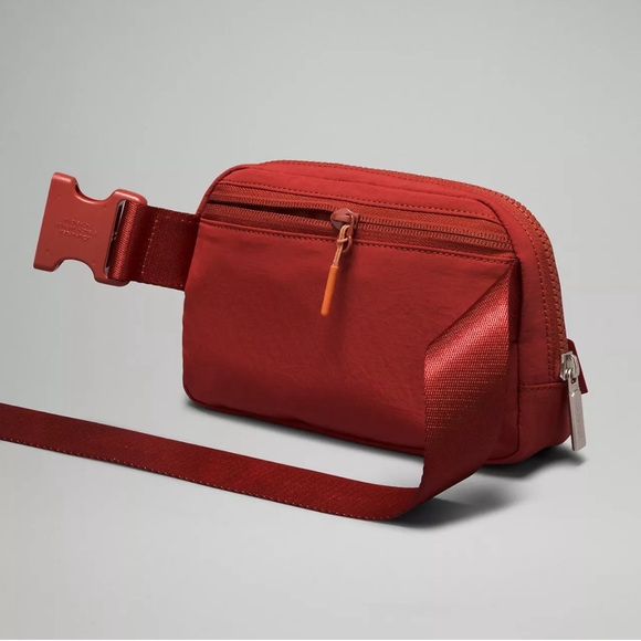NEW Lululemon everywhere belt bag, in sold out Terra Orange - Picture 6 of 11